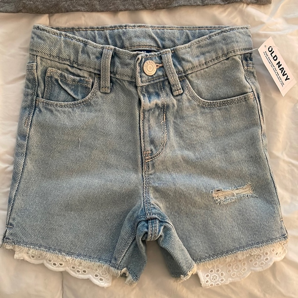 Old Navy girls items brand new with the tags on! Sizes 4T and 5T